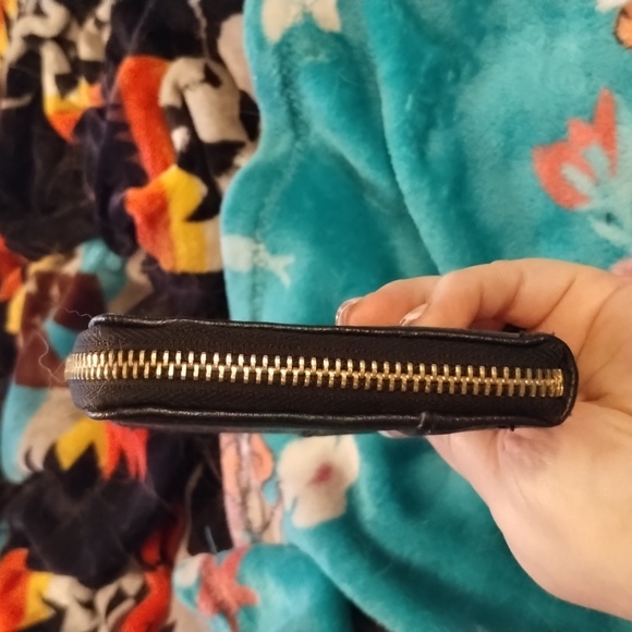 Christian Siriano Zip Around wallet - Picture 5 of 7